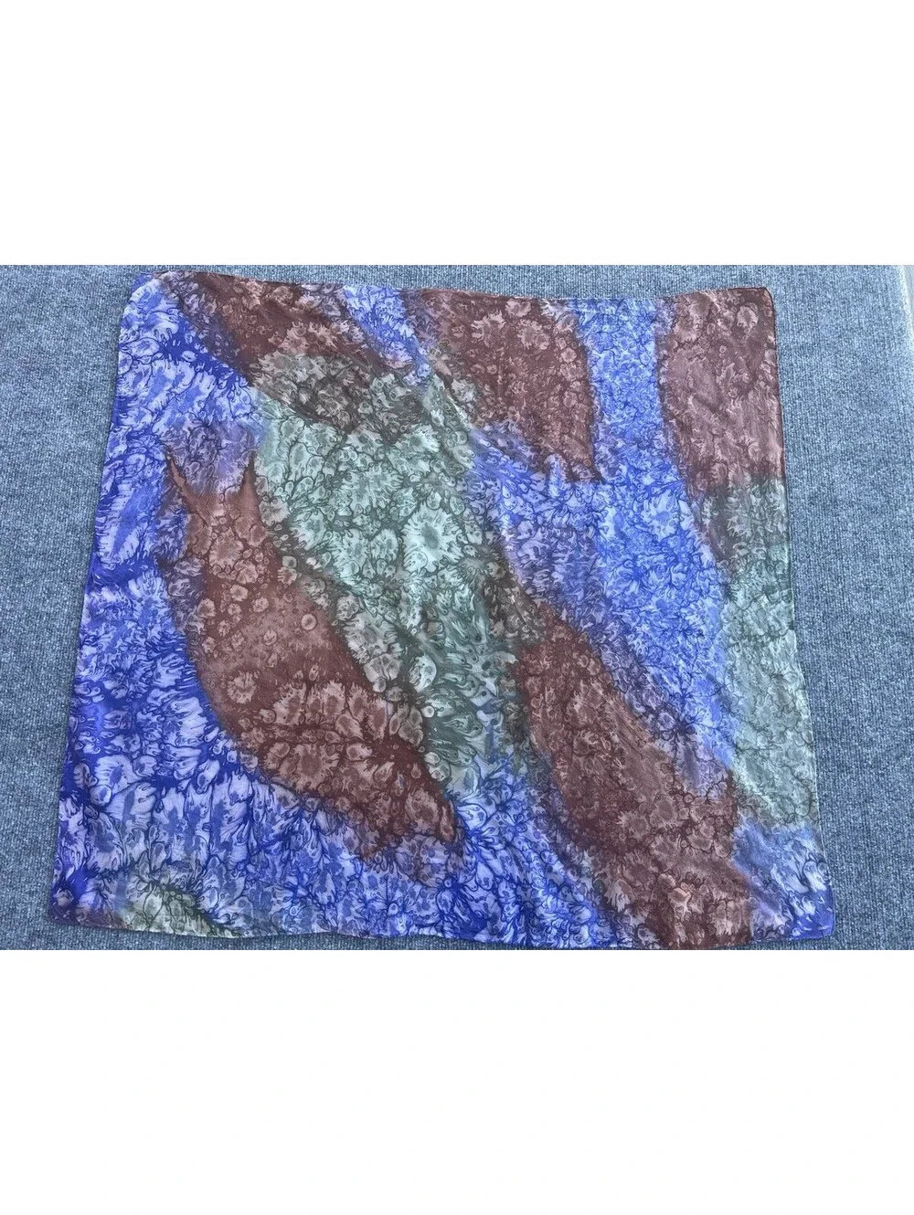 womens scarf multi color purple brown size 33”X36”.